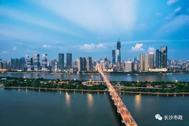 以城市，見未來；與城市，共成長